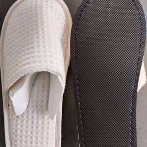 รองเท้าใส่ในบ้านพื้นเรียบ
